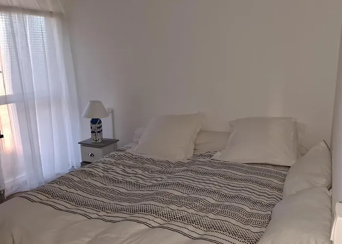 86m With Terrace Near The Beach! דירה *